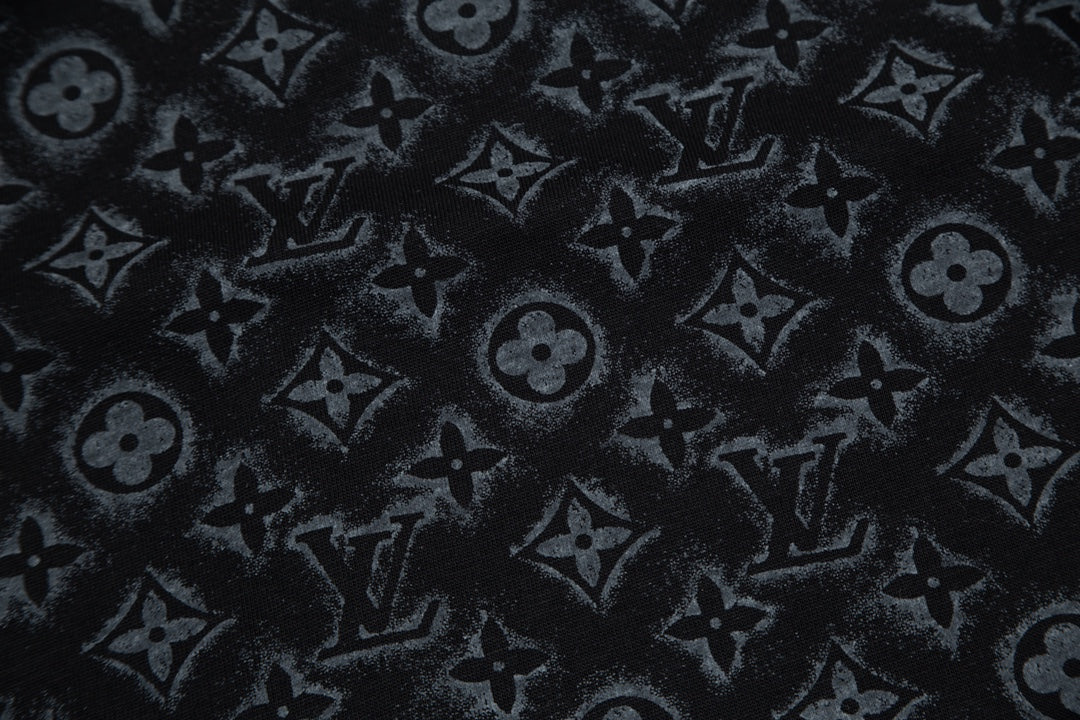 LV T-shirt