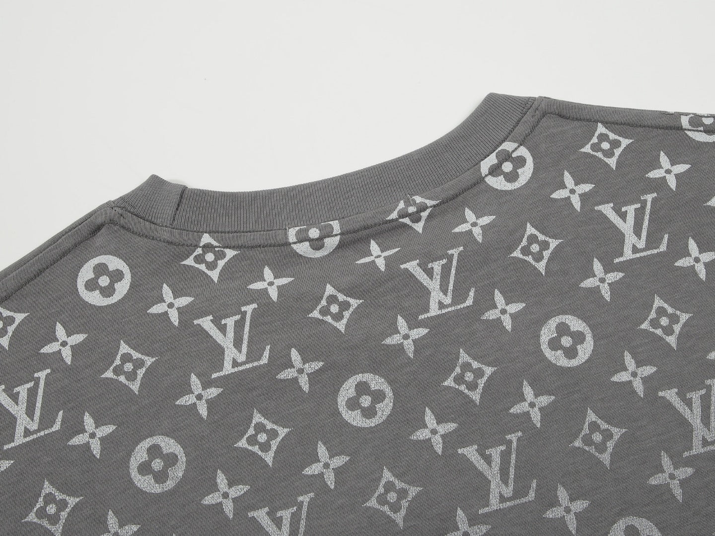 LV T-shirt