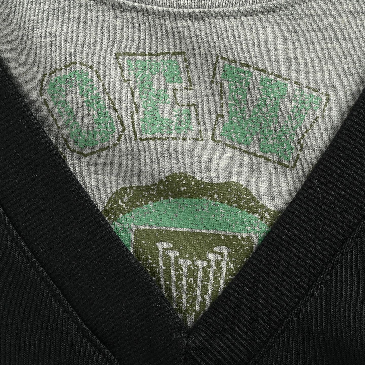 Fake two-piece crewneck sweatshirt