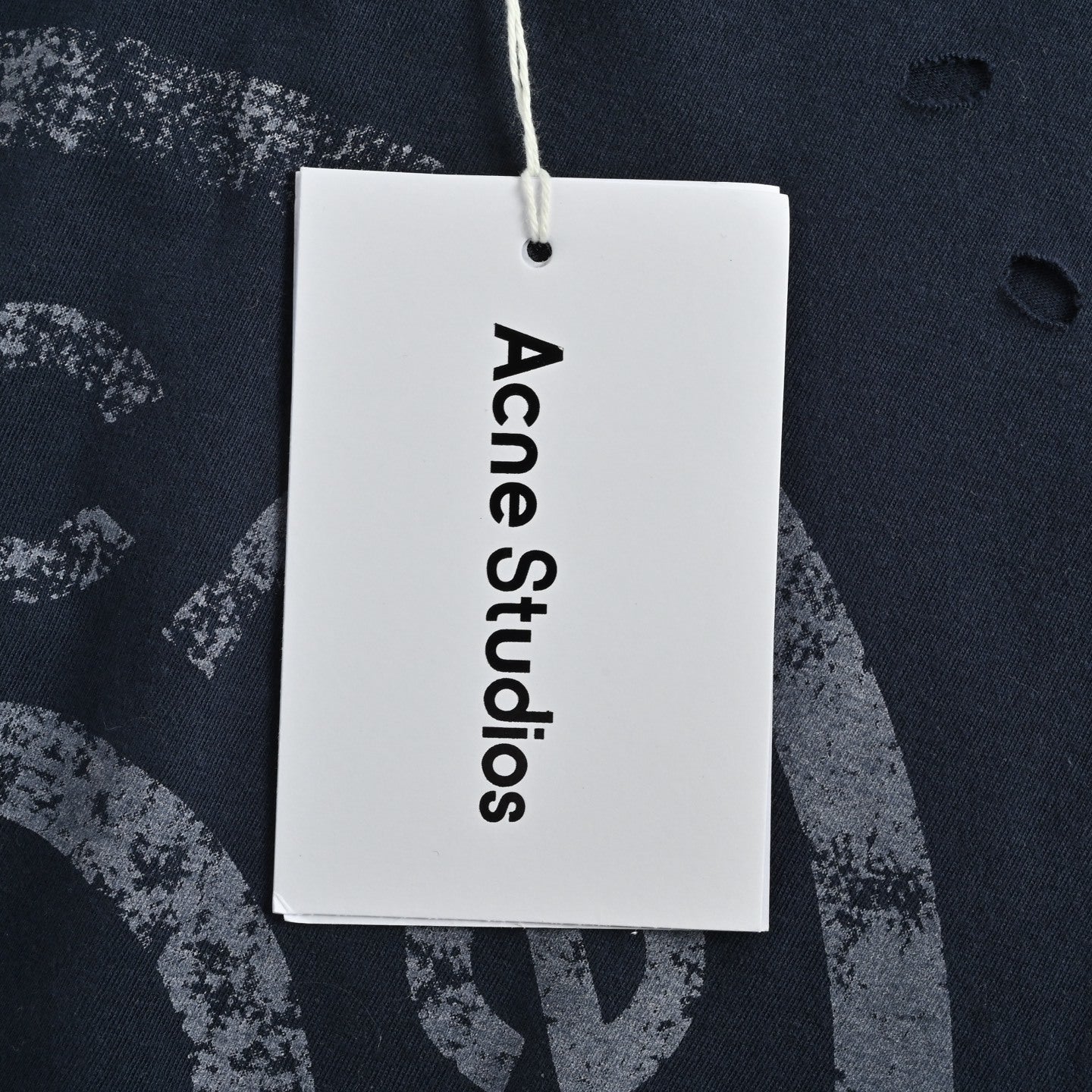 Badge-print ripped long-sleeved T-shirt