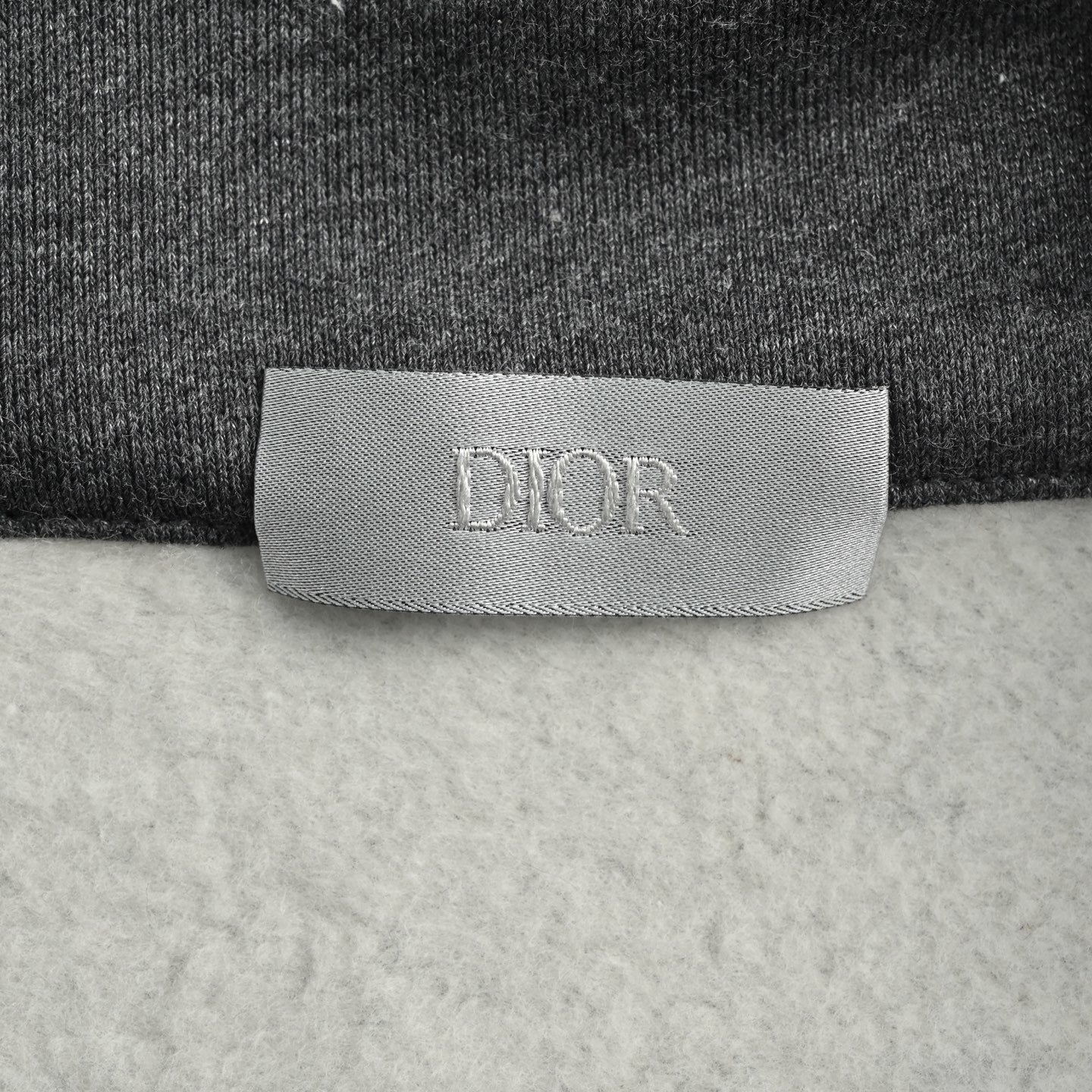 Half-zip stand collar sweatshirt