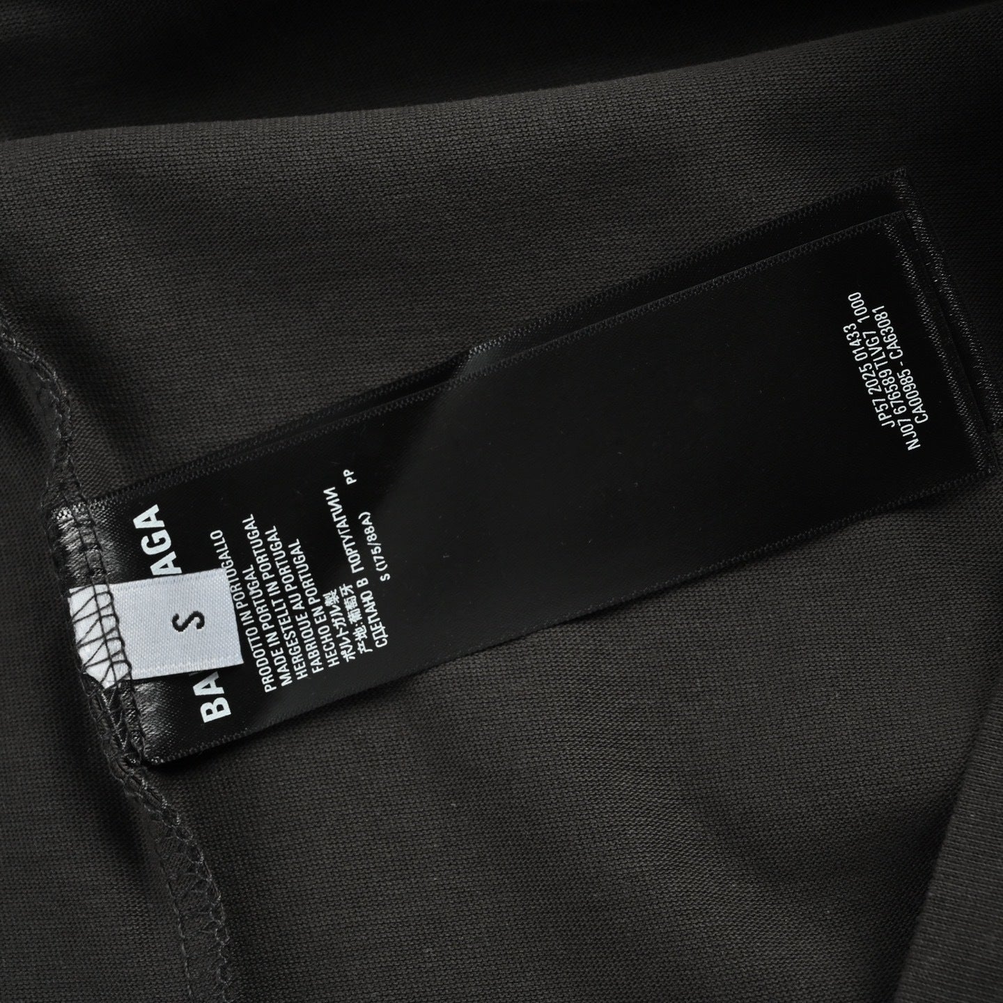 Badge Print Distressed T-shirt