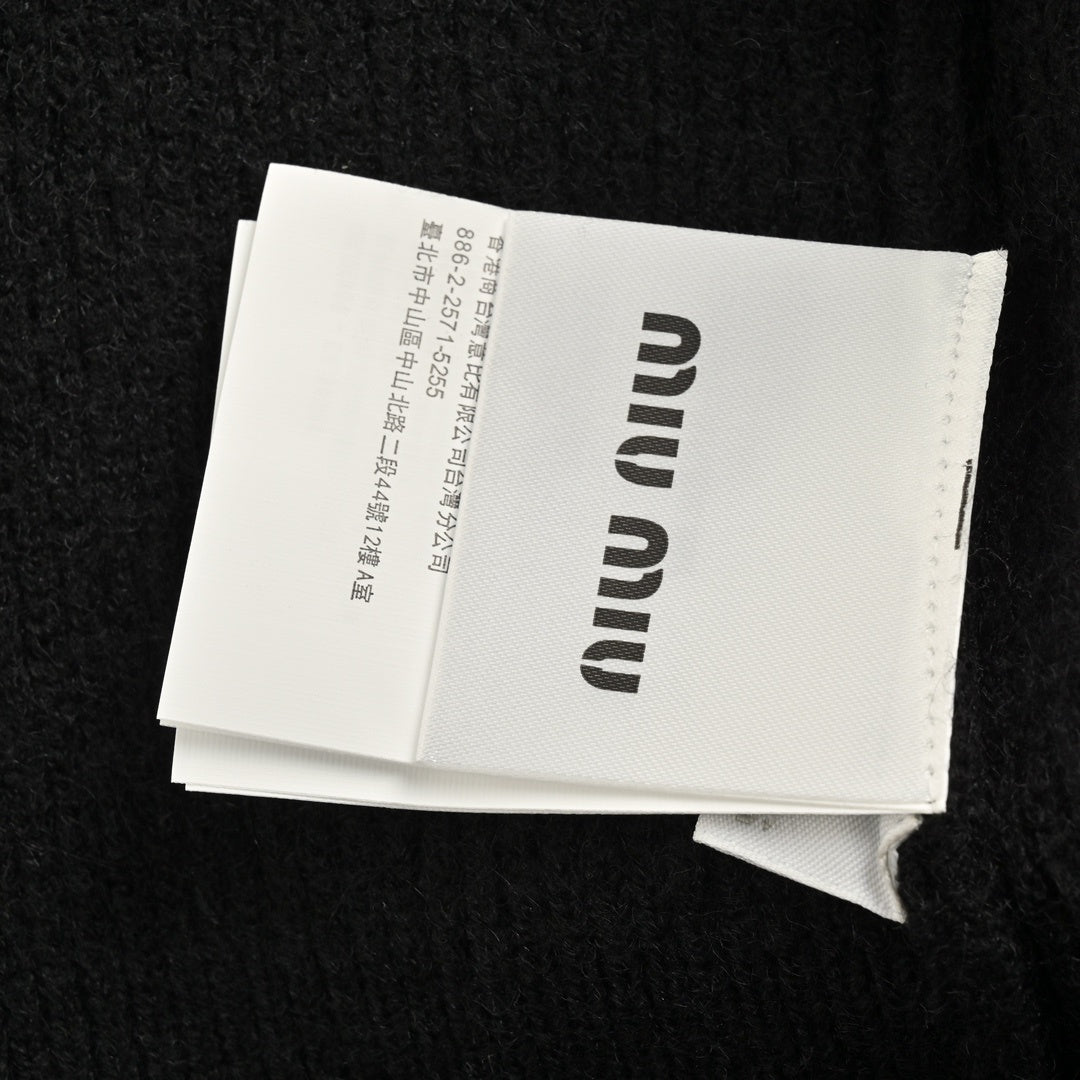 Embroidered Zipper Sweater Jacket