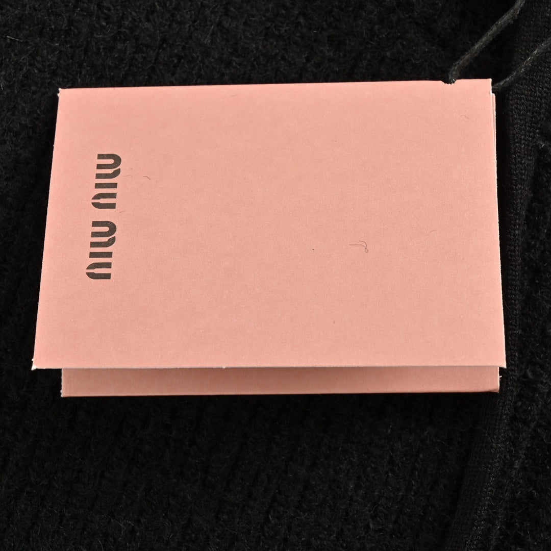 Embroidered Zipper Sweater Jacket