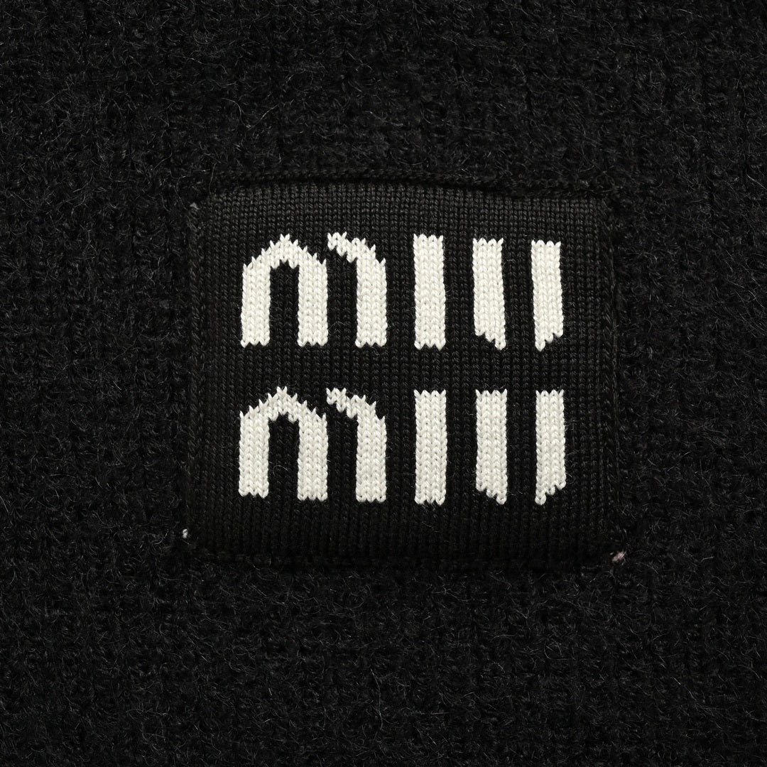 Embroidered Zipper Sweater Jacket