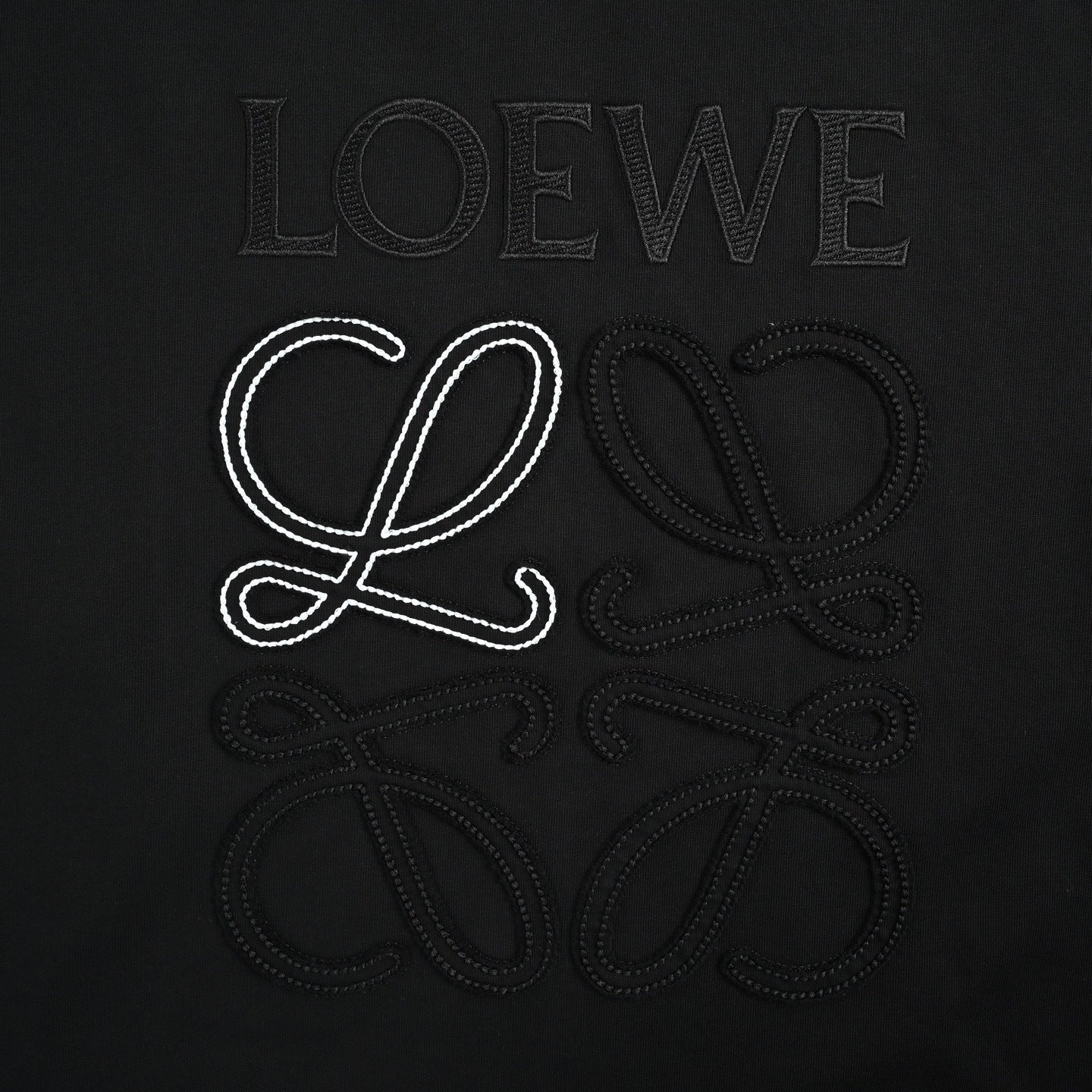 Color-block logo embroidered T-shirt