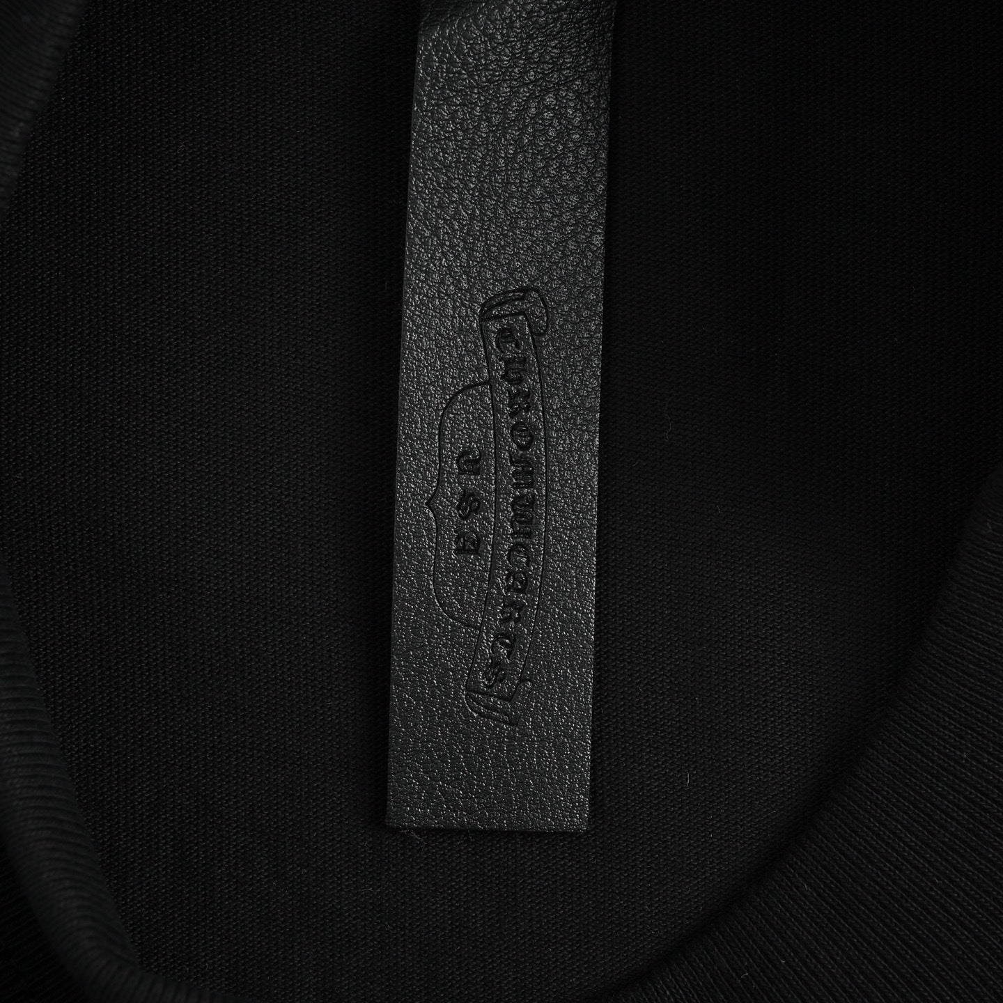 Horseshoe Back Print T-shirt