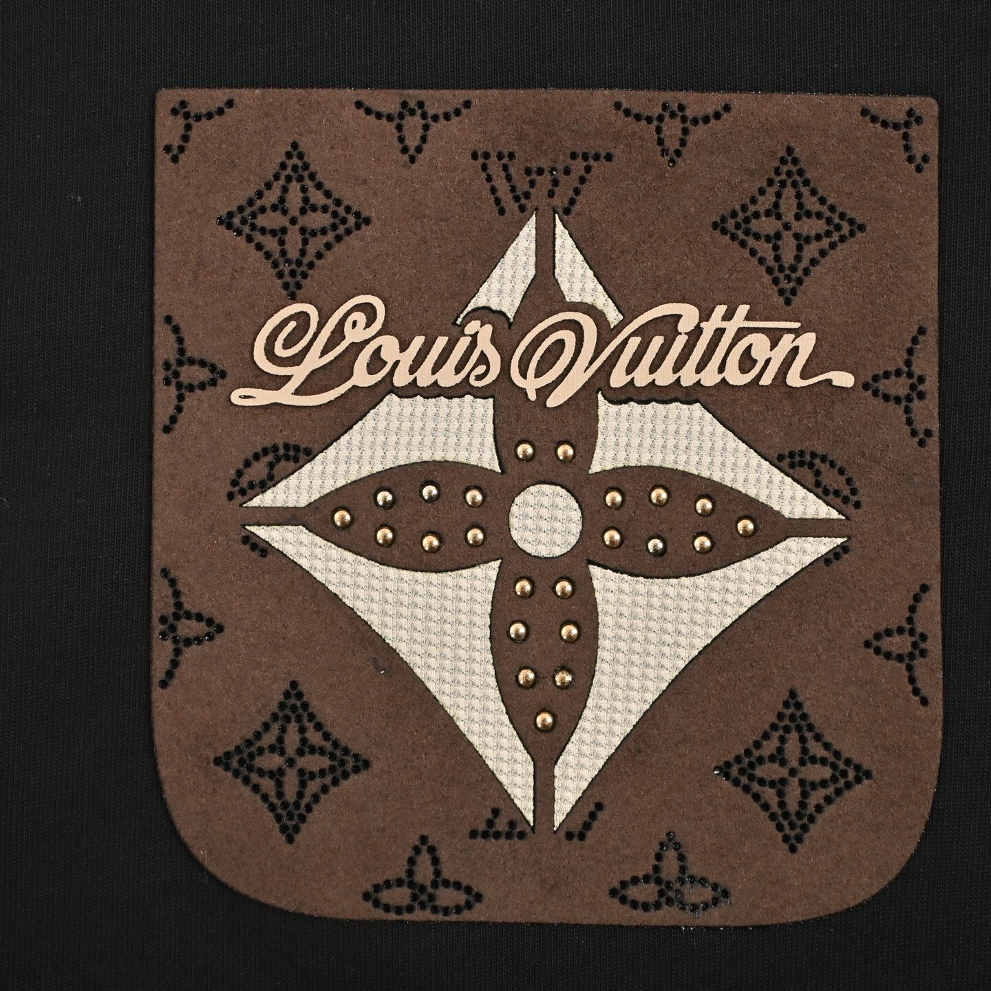 Presbyopic fake pocket T-shirt