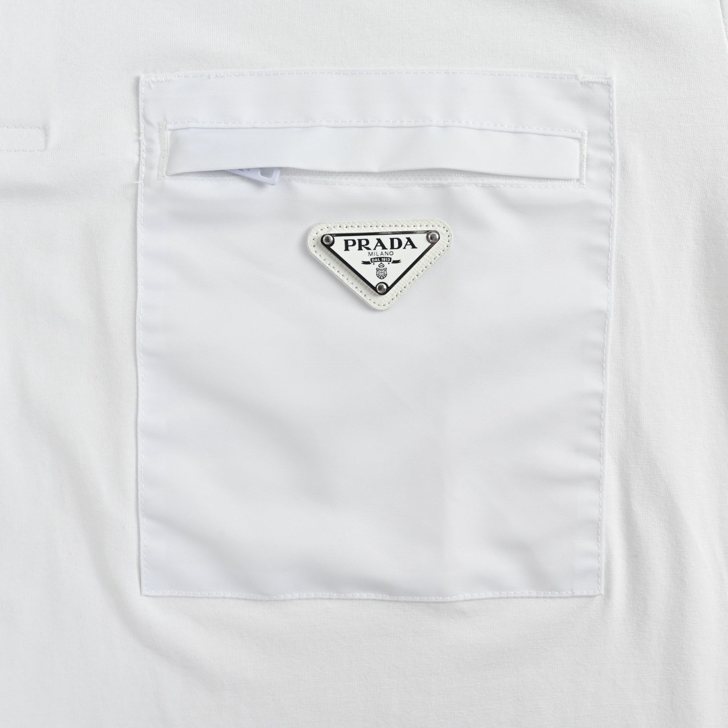 Triangle Tag Zipper Pocket Polo shirt